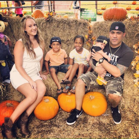 Meet your Posher, Stefany - Picture 2 of 2